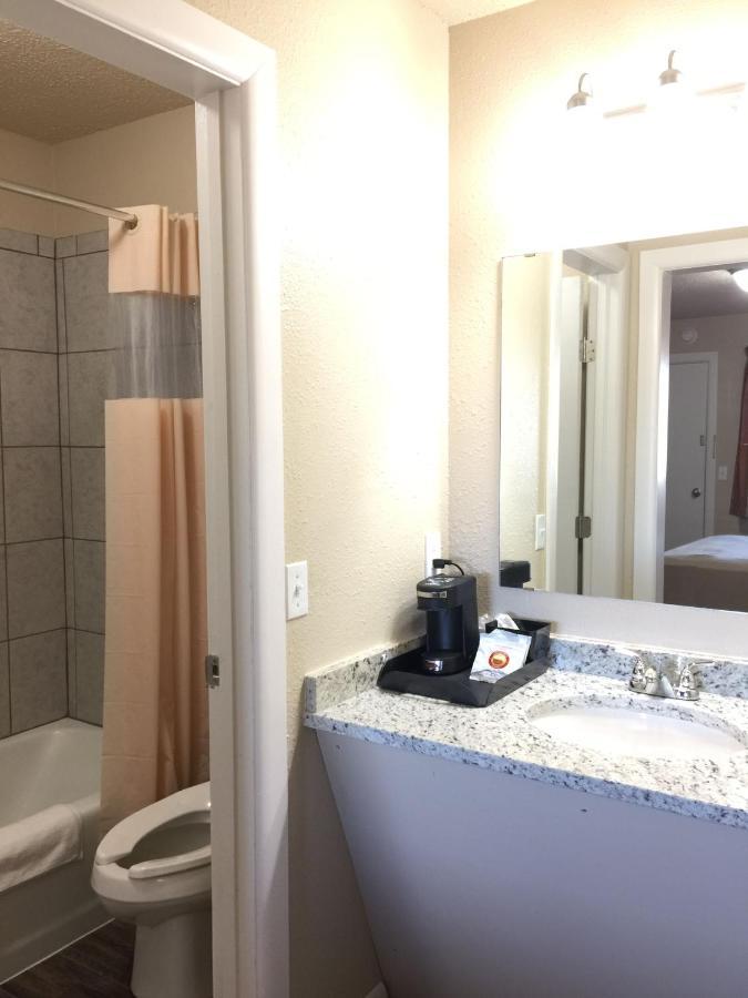 Downtown Motel Woodward Kültér fotó
